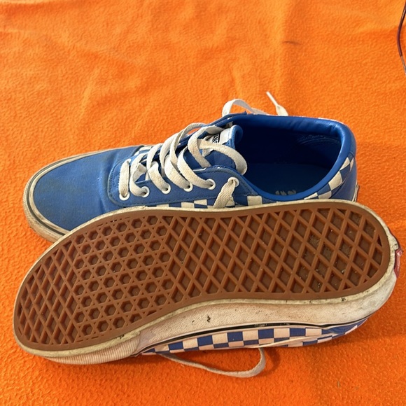 Classic checkerboard Vans. Youth size 6.5 - Picture 4 of 5